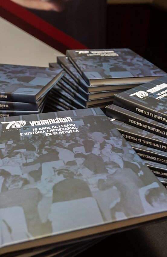 VenAmCham presentó su libro “70 años de legado e historia empresarial en Venezuela”, que cuenta parte de su historia